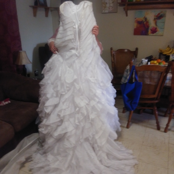 Wedding dress - Picture 6 of 6